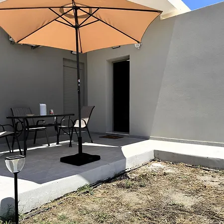 فيلة Date Palm Kremastí